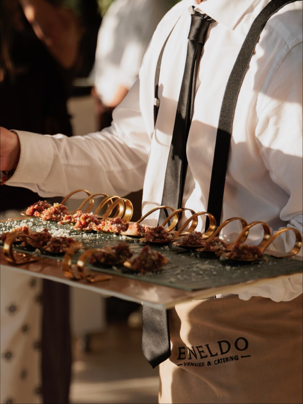 Nuestros aperitivos son mucho más que un entrante. En Grupo Eneldo elaboramos cada bocado con la misma pasión que un plato principal: puestos de quesos, ostras, tartar… Cada detalle está pensado para sorprender, porque los aperitivos marcan el tono de tu evento.

#eneldocatering #fincaastilbebyeneldo #lasallebyeneldo #grupoeneldo #venues #eventos2025 #eventossociales #eventocorporativo #eventosmadrid #venuesmadrid #venues #eventosexclusivos #cateringmadrid #gastronomiaespañola #bodas #lifestyle #beautyandlifestyle #placetobe