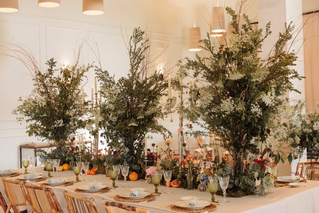 ¡Tenemos el mejor equipo! Gracias al trabajo de nuestras floristas homologadas nuestros eventos quedan siempre espectaculares: @marta.azpeitia @bukkaflores @barbareaflores @alfabiaflores @eltallerdelucia @aquileaflores 

ð½️ @options_es 

#eneldocatering #fincaastilbebyeneldo #lasallebyeneldo #grupoeneldo #venues #eventos2025 #eventossociales #eventocorporativo #eventosmadrid #venuesmadrid #venues #eventosexclusivos #cateringmadrid #gastronomiaespañola #bodas #lifestyle #beautyandlifestyle #placetobe
