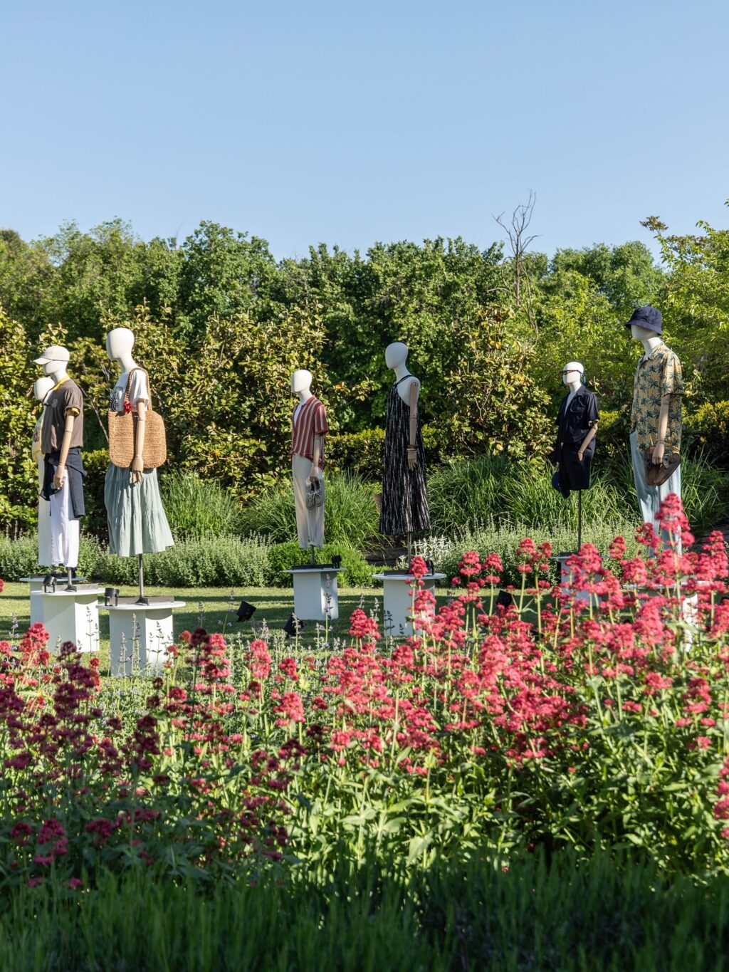 Espectacular como quedó el evento de @springfieldofficial en Finca Astilbe! Porque nuestra finca es el lugar perfecto para cualquier evento corporativo! Nuestras fantásticas instalaciones de cómoda accesibilidad con gran capacidad y flexibilidad, nuestro know-how de más de 45 años de experiencia y nuestro inmejorable equipo hacen de Finca Astilbe un referente en el sector. Reserva ya para organizar tu evento de Navidad y te garantizamos que será todo un éxito. 

#eneldocatering #fincaastilbebyeneldo #lasallebyeneldo #grupoeneldo #venues #eventos2025 #eventossociales #eventocorporativo #eventosmadrid #venuesmadrid #venues #eventosexclusivos #cateringmadrid #gastronomiaespañola #bodas #lifestyle #beautyandlifestyle #placetobe