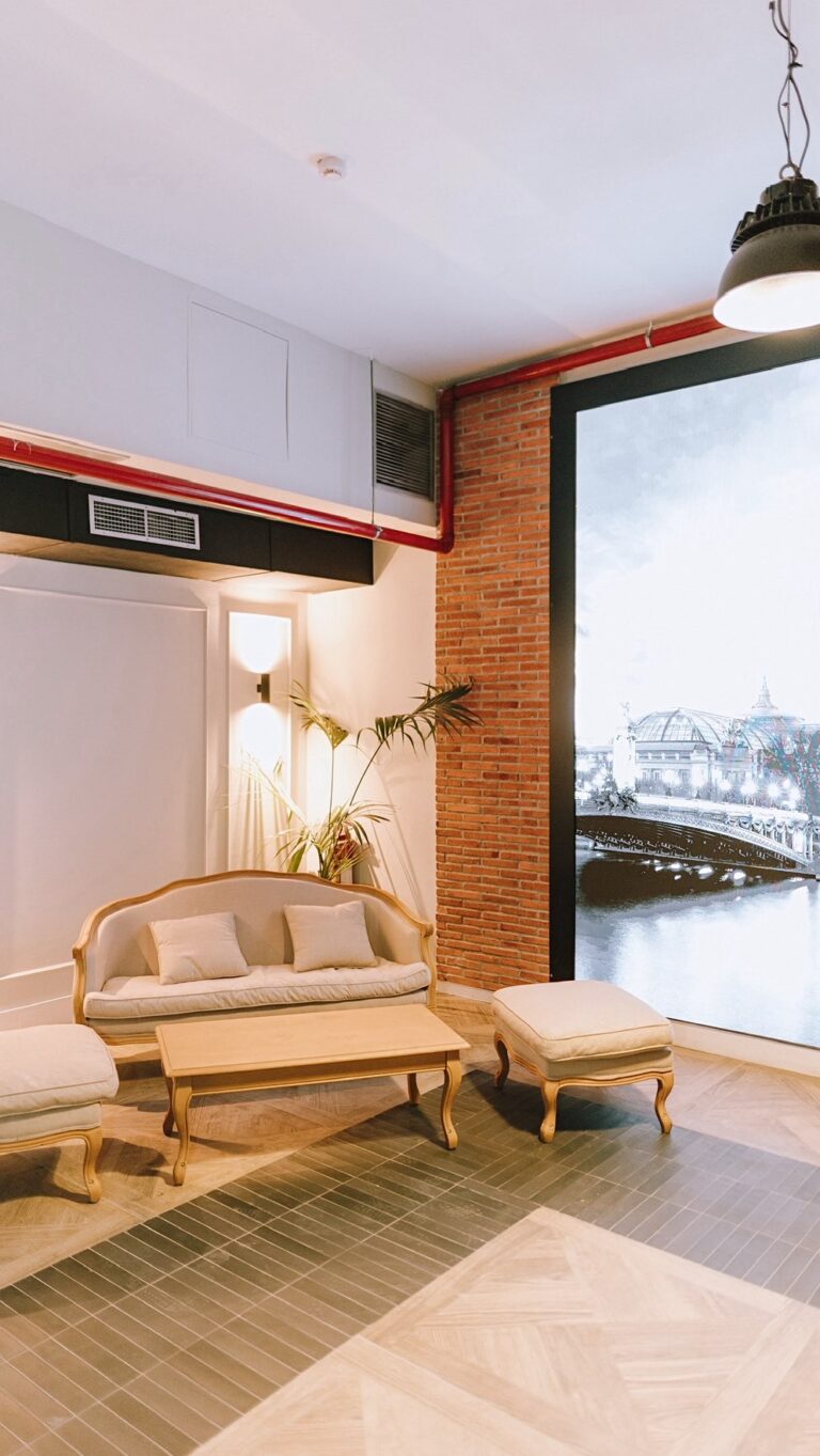 Diseño y funcionalidad se unen en nuestros espacios exclusivos. Cada montaje está pensado para crear la atmósfera perfecta. Descubre nuestro espacio La Salle By Eneldo en pleno centro de Madrid en GrupoEneldo.es y reserva ya tu fecha!
#eneldocatering #fincaastilbebyeneldo #lasallebyeneldo #grupoeneldo #eventos2026