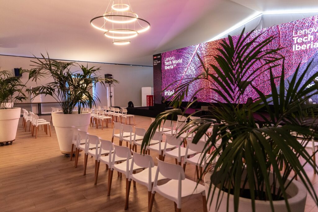 Eventazo de @lenovoes en Finca Astilbe. Nos encanta resaltar el espíritu de cada marca en los eventos corporativos que hacemos en nuestros espacios a través de la atención al detalle, el trato con los clientes y la calidad de los productos.

#eneldocatering #fincaastilbebyeneldo #lasallebyeneldo #grupoeneldo #venues #eventos2025 #eventossociales #eventocorporativo #eventosmadrid #venuesmadrid #venues #eventosexclusivos #cateringmadrid #gastronomiaespañola #bodas #lifestyle #beautyandlifestyle #placetobe