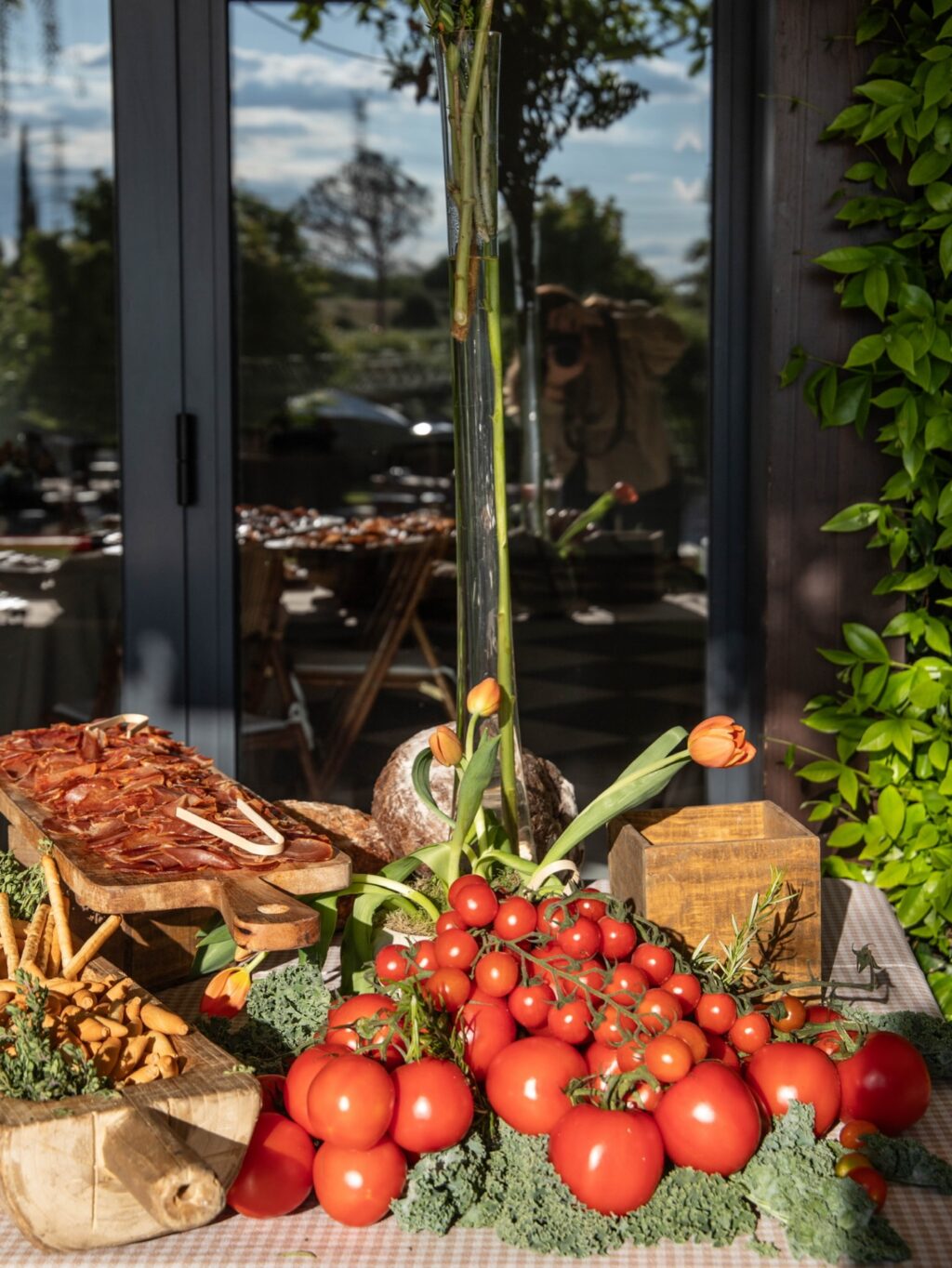 La presentación importa tanto como el sabor. Cada detalle visual de nuestros aperitivos está pensado para sorprender en los momentos clave de tu celebración.
#eneldocatering #fincaastilbebyeneldo #lasallebyeneldo #grupoeneldo #eventos2025